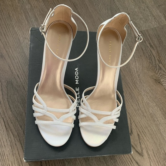 Pelle Moda Ronnie Ankle Strap Sandal Size 10 Silver Digital Foil Metallic - NWB - Picture 2 of 15